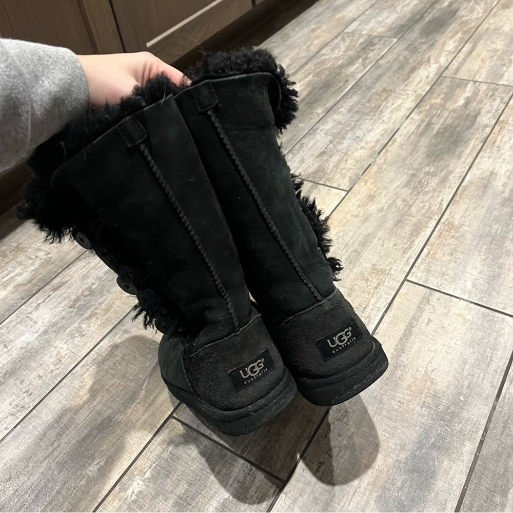Ugg Bailey Button - image 2